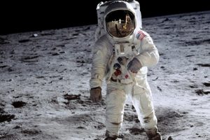 NASA, Ay'a ilk kadın astronotu 2024'e kadar g&ouml;nderecek