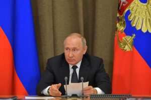 Putin'den orduyu S-400'ler ile donatın talimatı