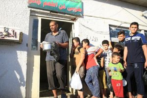 Bağdat'ta yoksulların iftar adresi &Ccedil;orbahane oldu