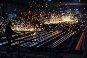 Ekonomistler sanayi &uuml;retiminde toparlanmanın s&uuml;rmesini bekliyor