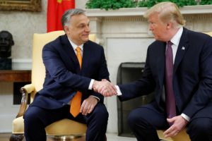 Trump ve Orban Beyaz Saray'da bir araya geldi