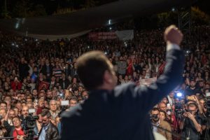 CHP a&ccedil;ıkladı: &Uuml;nl&uuml; sanat&ccedil;ıdan İmamoğlu'na 100 bin TL'lik bağış