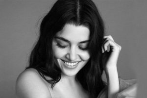 Hande Er&ccedil;el, d&uuml;nyaca &uuml;nl&uuml; isimleri geride bıraktı
