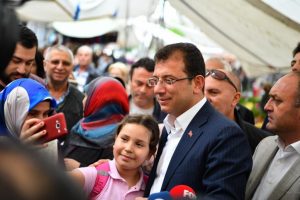 İmamoğlu: Seviyesi &ccedil;ok d&uuml;ş&uuml;k bir dil kullanılıyor &uuml;z&uuml;l&uuml;yorum