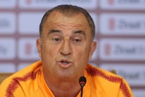 Terim'den imalı s&ouml;zler! "Yarışta olmayan takımlar..."