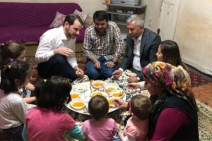 Bakan Albayrak'tan Kılı&ccedil; ailesine iftar ziyareti