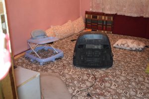&Uuml;zerine televizyon d&uuml;şen &ccedil;ocuk ağır yaralandı