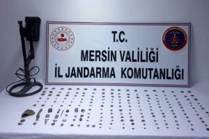 Tarihi eser ka&ccedil;ak&ccedil;ısı jandarmaya takıldı