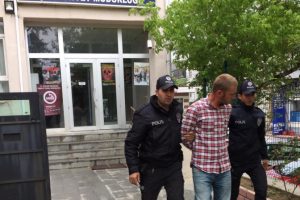 2 g&uuml;nde 3 ara&ccedil; &ccedil;aldı! Yakalanınca 'uyum sorunum var' dedi