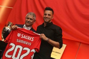 Samaris, Benfica ile s&ouml;zleşmesini uzattı