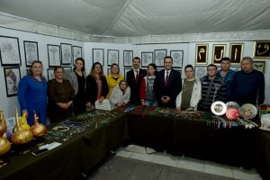 Bursa'da engelli kursiyerlerden el sanatları sergisi