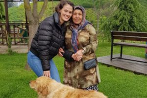 G&uuml;lper &Ouml;zdemir'den Anneler G&uuml;n&uuml; ziyareti