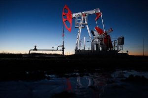 OPEC'in &uuml;retimi nisanda azaldı