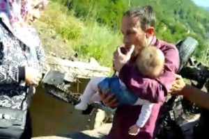 Kazadan sonra kucağından bırakmamıştı... K&uuml;&ccedil;&uuml;k kızdan acı haber