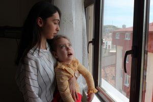 4 yaşındaki ikizlerin hastalığına teşhis konulamadı