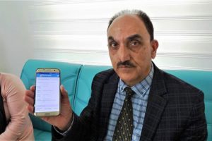 İsmini kullandıkları dernek başkanına dergi satmaya &ccedil;alışınca yakalandılar