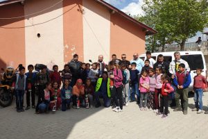 Motosiklet grubundan &ouml;ğrencilere s&uuml;rpriz
