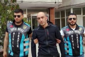 15 Temmuz Şehitler K&ouml;pr&uuml;s&uuml;'nde ter&ouml;r estiren maganda yakalandı