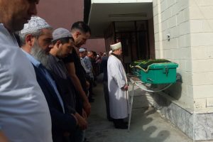 Kuyuya d&uuml;şen k&uuml;&ccedil;&uuml;k &ccedil;ocuk dualarla toprağa verildi