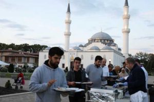 T&uuml;rkiye'nin Washington B&uuml;y&uuml;kel&ccedil;iliği'nden iftar yemeği