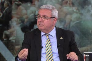 Metiner: Herkesi kucaklamak da neyin nesi?