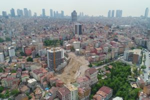 Yıkılan binaların enkaz alanı havadan g&ouml;r&uuml;nt&uuml;lendi