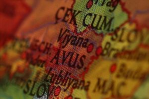 Avusturya'da ilkokullarda baş&ouml;rt&uuml;s&uuml;n&uuml;n yasaklanmasına tepki