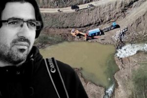 U&ccedil;uruma d&uuml;şen muhabiri arama &ccedil;alışmaları s&uuml;r&uuml;yor