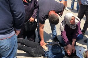 Bursa'da kazada yaralanan eşinin başından ayrılmadı