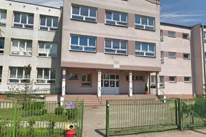 16 yaşındaki T&uuml;rk okulda bı&ccedil;aklanarak &ouml;ld&uuml;r&uuml;ld&uuml;