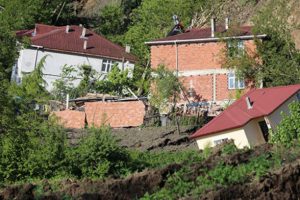 Ordu Valisi: Şu ana kadar 1 bina ve 80 konutu tahliye ettik