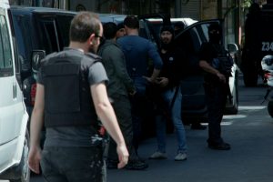Okmeydanı'nda ter&ouml;r operasyonu