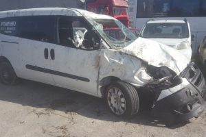 Kazada kolu kopan s&uuml;r&uuml;c&uuml; yaşama tutunamadı