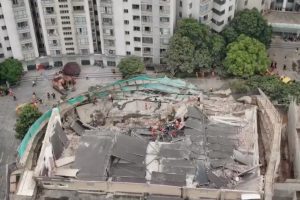 Çin'de fabrika ek binası çöktü! Çok sayıda ölü var