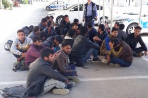 21 kaçak göçmen ve 4 organizatör yakalandı