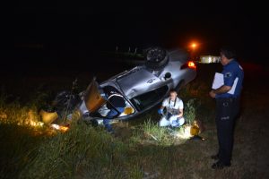 Otomobil şarampole uçtu, araçtan fırlayan kadın hayatını kaybetti