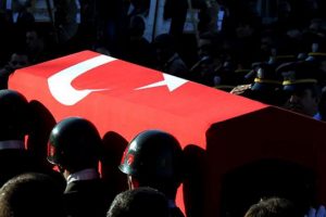 Kahreden haber! Kendi silahından &ccedil;ıkan kurşunla şehit oldu