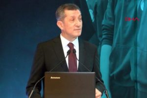 Ziya Sel&ccedil;uk, liselerde yeni sistemini a&ccedil;ıkladı