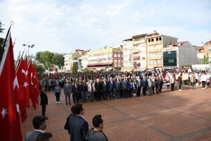 Bursa İneg&ouml;l'de 19 Mayıs coşkusu gen&ccedil;lik y&uuml;r&uuml;y&uuml;ş&uuml; ile başladı
