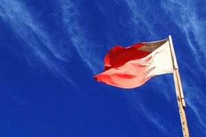 Bahreyn'den vatandaşlarına uyarı: Derhal İran ve Irak'ı terk edin