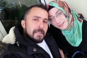 Akrabalarına gitmesini istemediği eşini bı&ccedil;aklayarak &ouml;ld&uuml;rd&uuml;
