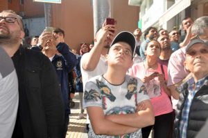 İntihar girişimini izleyip, g&ouml;r&uuml;nt&uuml;lediler