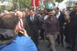 Binali Yıldırım'a Beşiktaş'ta yoğun ilgi