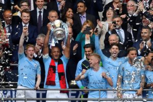 Manchester City ezdi ge&ccedil;ti! &Uuml;&ccedil;&uuml;nc&uuml; kupa...