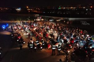 Bursa'da motosiklet tutkunlarından 19 Mayıs fener alayı