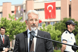 Bursa Nil&uuml;fer Belediye Başkanı Erdem: 19 Mayıs'ın m&uuml;cadele ruhu devam ediyor