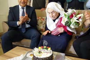 1919 doğumlu Nazire Nine'nin 100'&uuml;nc&uuml; yaşı kutlandı