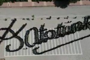 Liseliler, bedenleriyle Atat&uuml;rk'&uuml;n imzasını oluşturdu