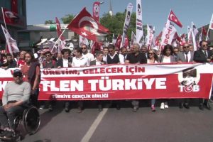 Beşiktaş'ta TGB &uuml;yelerinin 19 Mayıs y&uuml;r&uuml;y&uuml;ş&uuml;