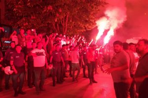 Galatasaraylılar, Bursa'da şampiyonluklarını kutladı